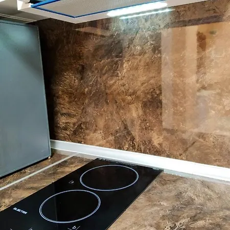 Златен Лист, Golden Leaf