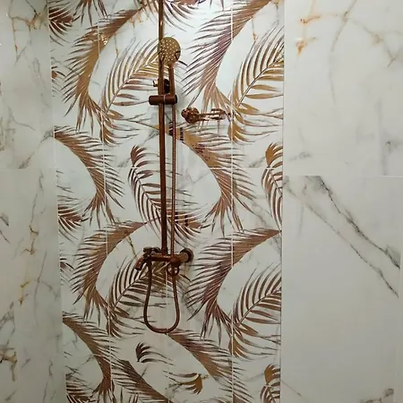 Златен Лист, Golden Leaf